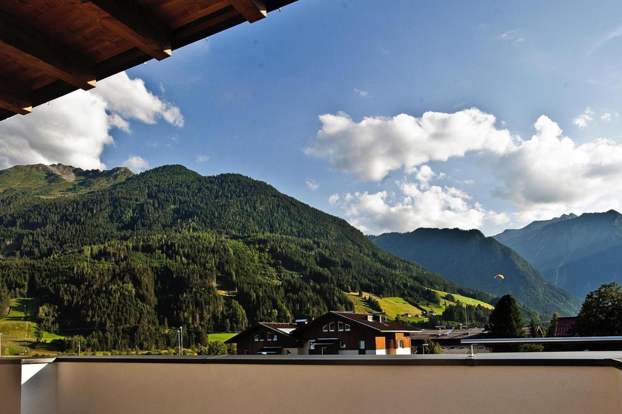 Apartment In Neukirchen With A Carport Neukirchen am Großvenediger Eksteriør billede