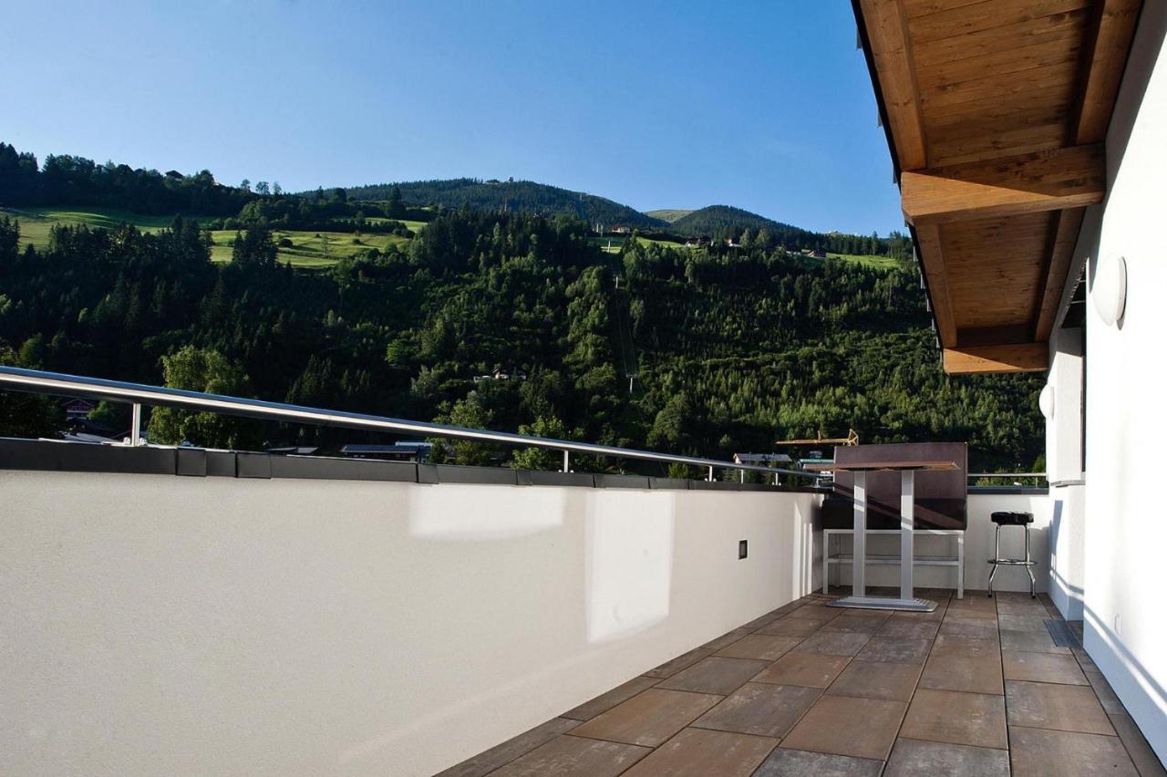 Apartment In Neukirchen With A Carport Neukirchen am Großvenediger Eksteriør billede