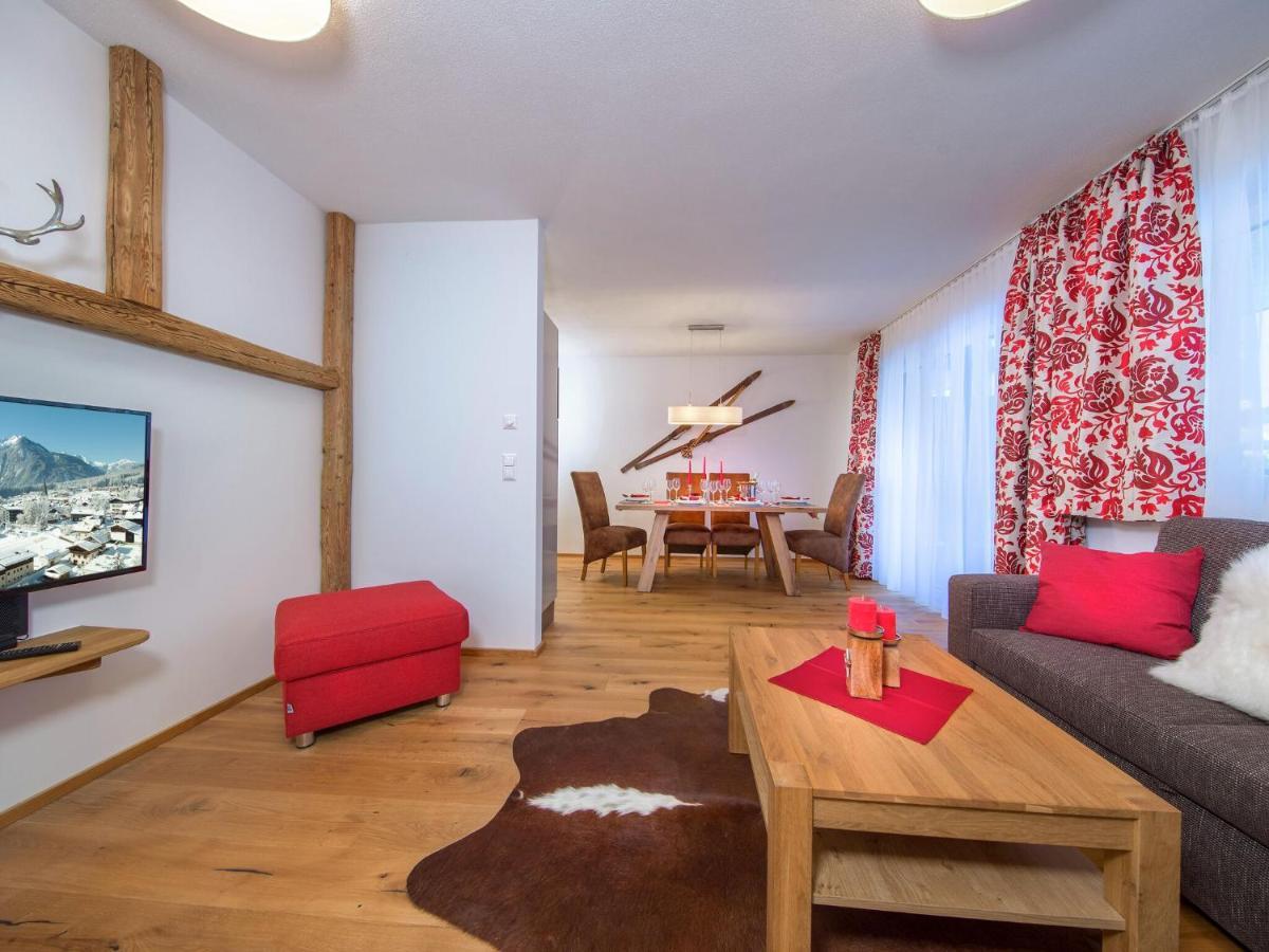 Apartment In Neukirchen With A Carport Neukirchen am Großvenediger Eksteriør billede
